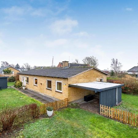 Beautiful Home In Nakskov With Kitchen Exterior foto